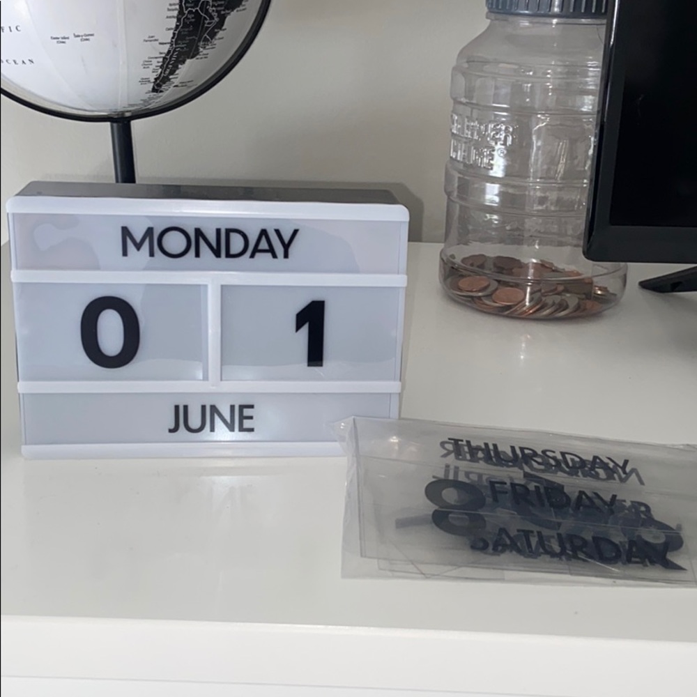 Light Up Calendar Decor
